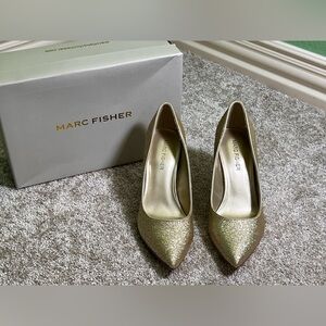 LIKE NEW!!!!! Marc Fisher Gold Glitter Heels